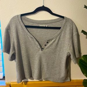 Abercrombie crop henley, short sleeve, grey